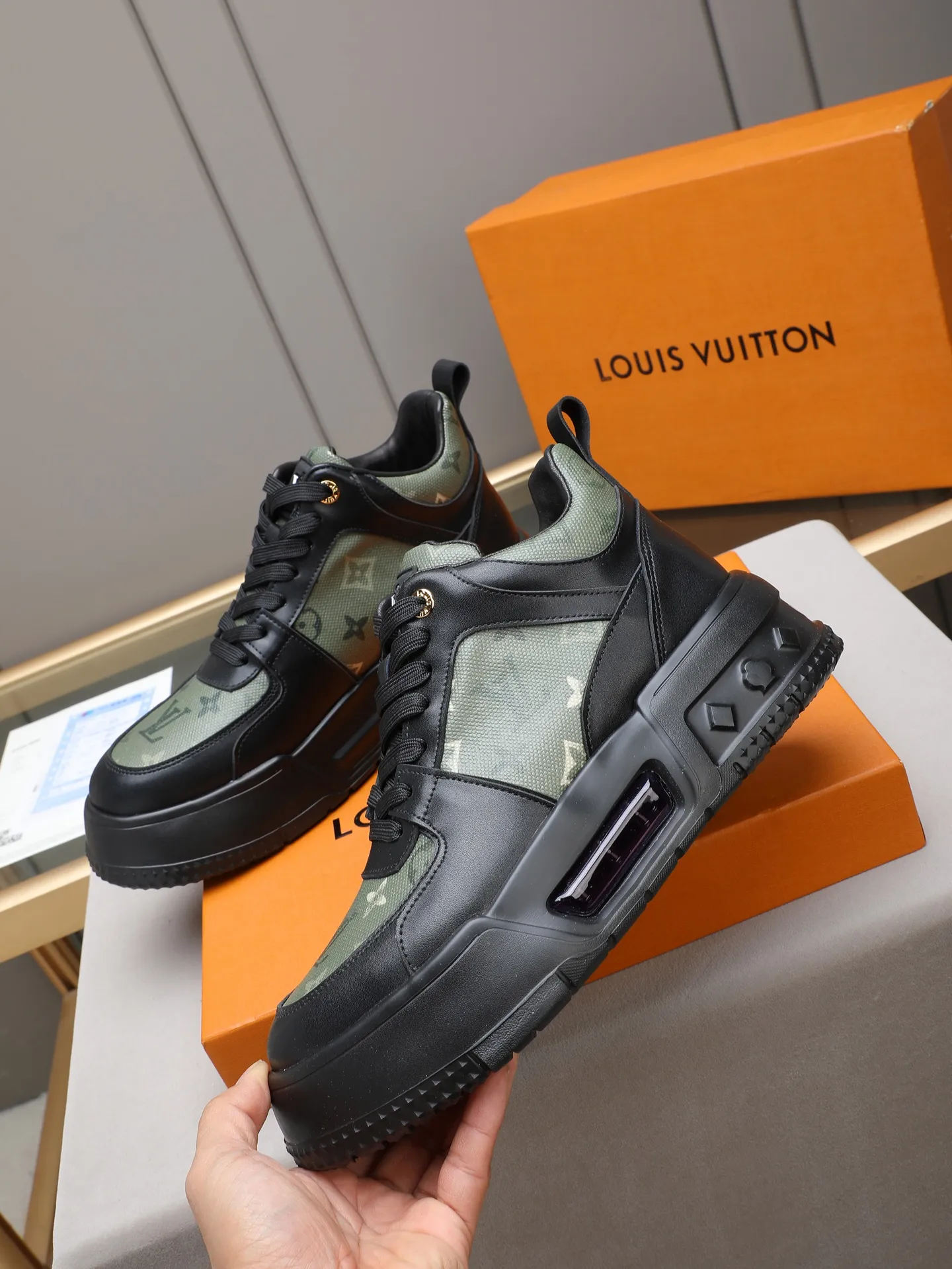 PP460 High Top Men's [LV] Autumn and winter high top classic hot style💝 👣👣Perfect last shape, beautiful design style 💋 💋This winter is no longer cold😢😢Cow leather➕LV special material➕Breathable sheep lining➕Non-slip and wear-resistant foam air cushion outsole🎩A must-have for fashionable men❗Number: 38-44 (45 custom-made) The real thing looks better🎬The real thing looks better👅, 5 colors to choose from